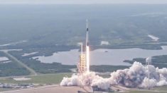 スペースＸ「ファルコン9」改良型ロケット、商業打ち上げ成功
