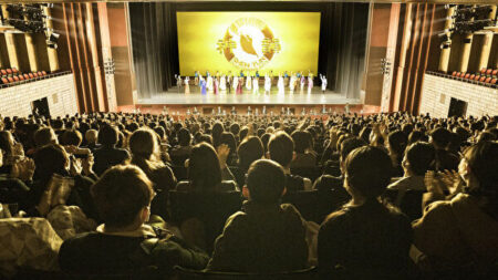大盛況の神韻京都公演、鳴り止まぬ熱い拍手に3度のカーテンコール
